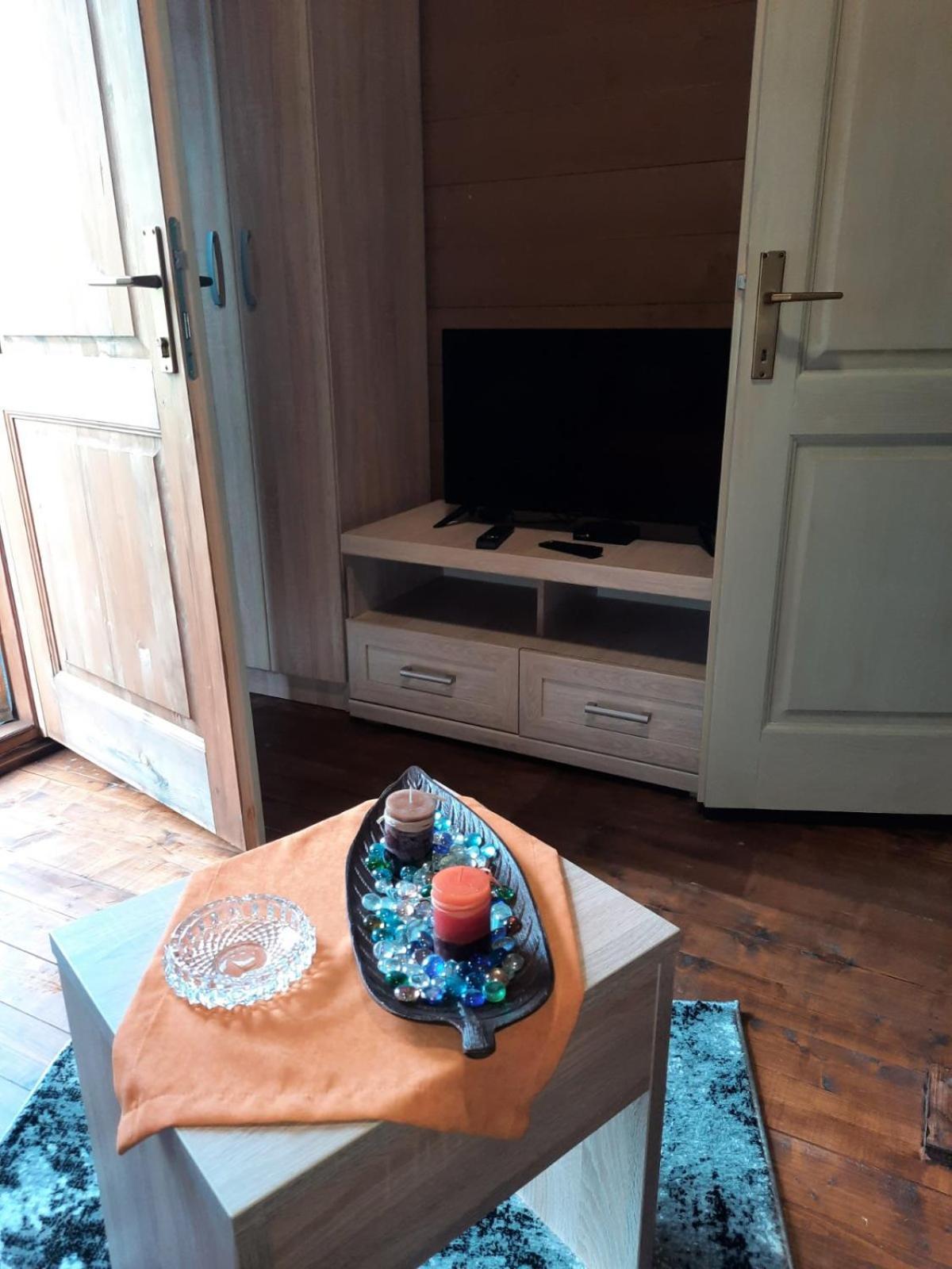 Mali Raj Apartmani เซทินเจ ภายนอก รูปภาพ